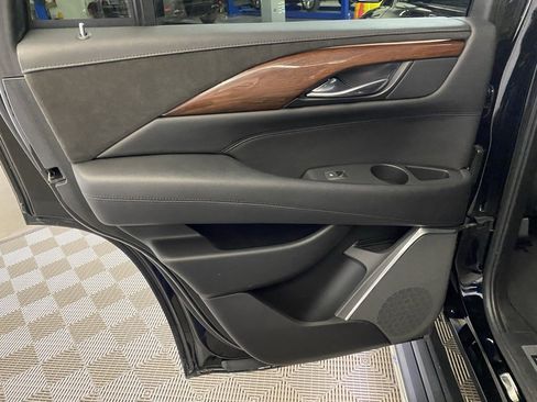 Used 2019 Cadillac Escalade Premium Luxury image 14