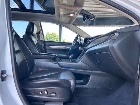 Used 2017 Cadillac XT5 Luxury w/ Driver Awareness Package AWD/4WD image 15