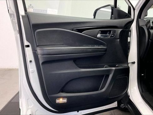 Used 2021 Honda Pilot Touring image 25