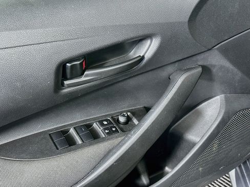 Used 2025 Toyota Corolla LE FWD image 15