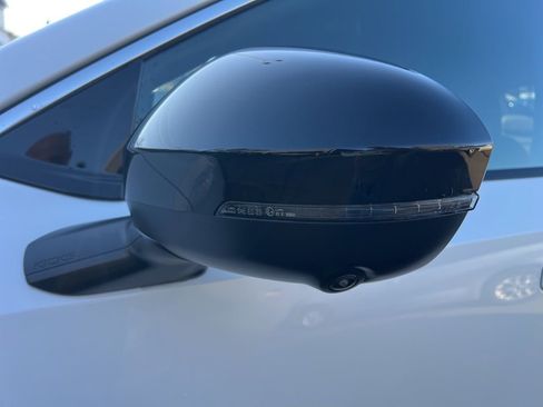 New 2026 Nissan Kicks SR w/ Cold Weather Package AWD/4WD image 9