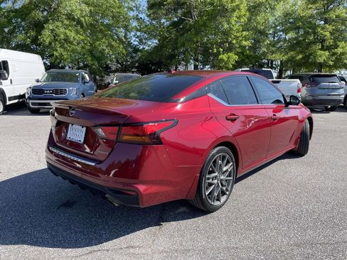 Used 2023 Nissan Altima 2.0 SR FWD image 3