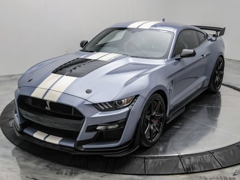 Used 2022 Ford Mustang Shelby GT500 w/ Carbon Fiber Track Pack RWD image 7