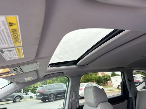 Used 2019 Honda CR-V Touring image 18