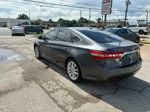 Used 2013 Toyota Avalon XLE Touring FWD image 3