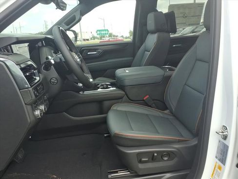 New 2026 GMC Yukon XL AT4 AWD/4WD image 12