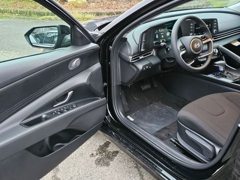 New 2026 Hyundai Elantra Blue image 17