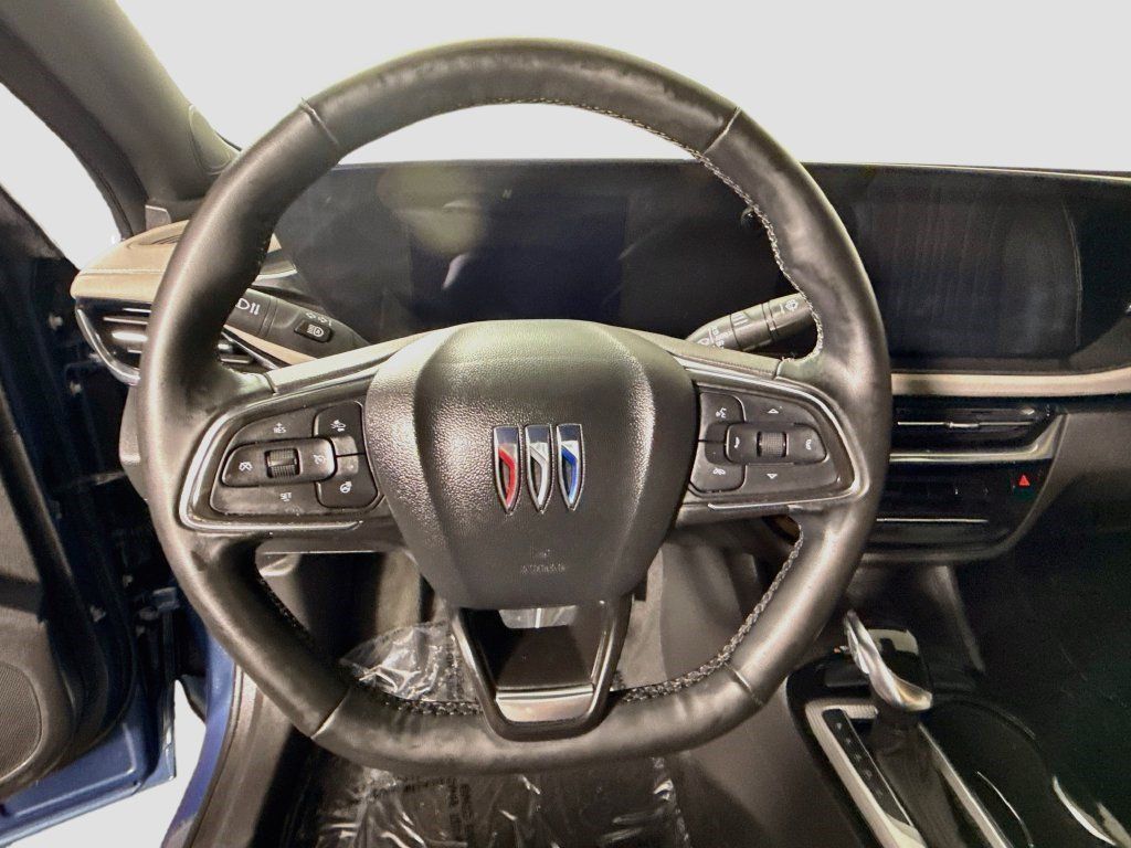 Used 2025 Buick Envista Avenir FWD image 12