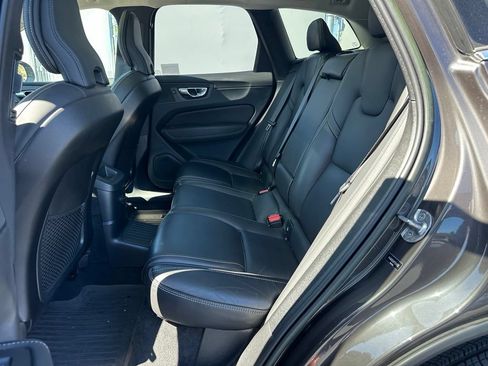 Used 2023 Volvo XC60 T8 Ultimate AWD/4WD image 9