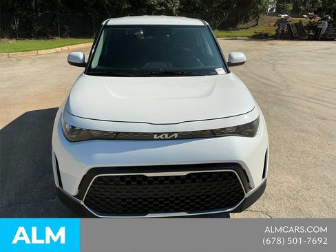 Used 2025 Kia Soul LX w/ LX Technology Package FWD image 10