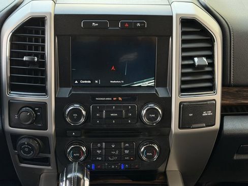Used 2018 Ford F150 Lariat RWD image 18