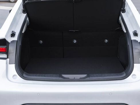 New 2027 Toyota Prius Limited FWD image 7
