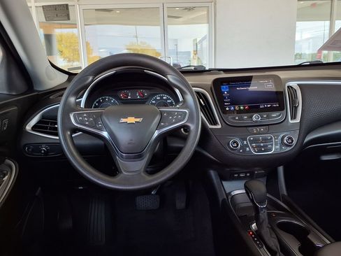 Used 2024 Chevrolet Malibu LT FWD image 16