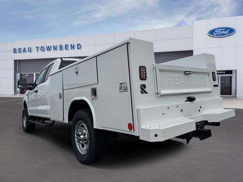 New 2025 Ford F350 XL w/ XL Chrome Package image 4