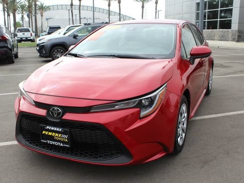 Used 2021 Toyota Corolla LE w/ Carpet Mat Package (TMS) FWD image 4