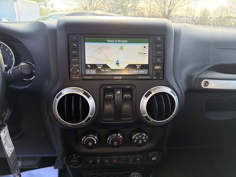 Certified 2015 Jeep Wrangler Rubicon w/ Power Convenience Group image 20