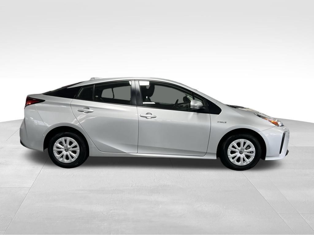 Certified 2022 Toyota Prius LE FWD image 6