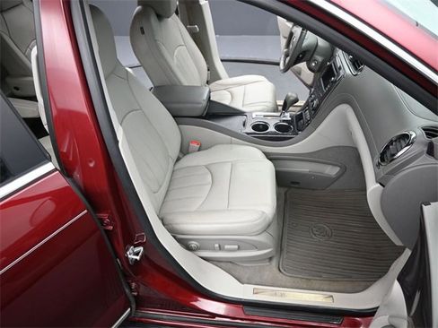 Used 2017 Buick Enclave Leather w/ Trailering Package image 21