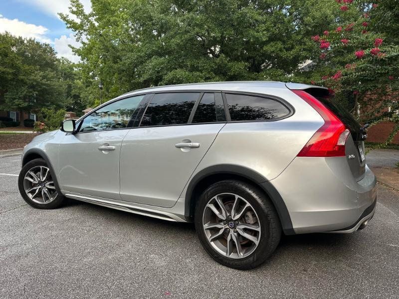 Used 2017 Volvo V60 T5 Cross Country w/ Convenience Package AWD/4WD image 9