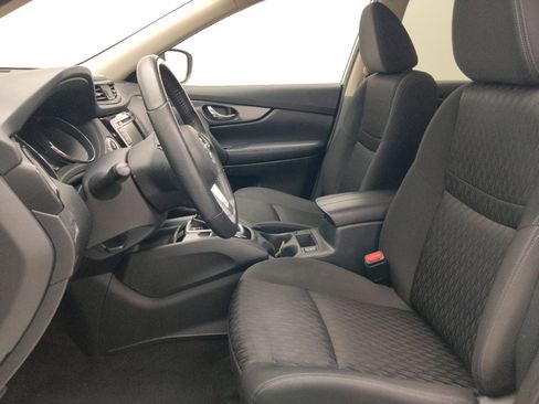 Used 2020 Nissan Rogue SV FWD image 17