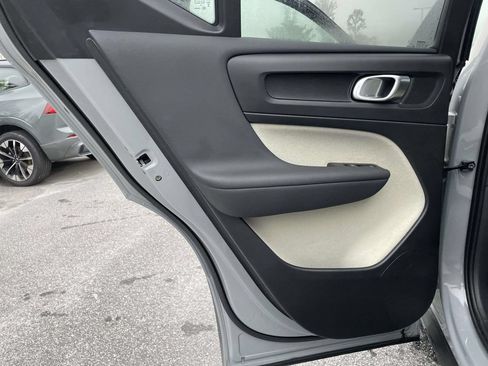 Used 2025 Volvo XC40 B5 Plus w/ Protection Package Premier AWD/4WD image 2