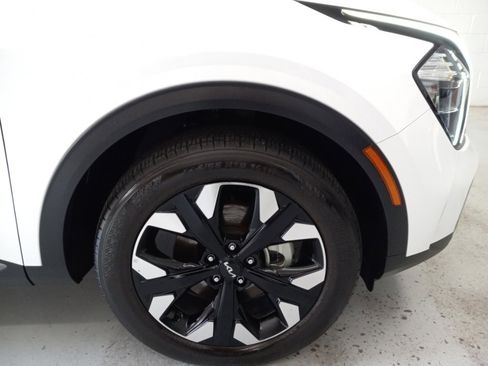 Certified 2023 Kia Sportage X-Line w/ X-Line Premium Package AWD/4WD image 3