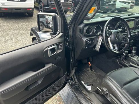 Used 2023 Jeep Wrangler Unlimited Sahara w/ Cold Weather Group AWD/4WD image 10