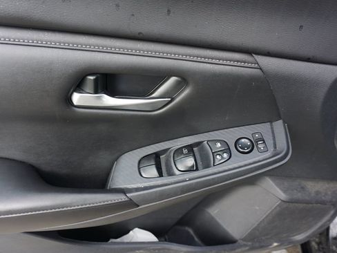 Used 2025 Nissan Sentra SV w/ All-Weather Package FWD image 4