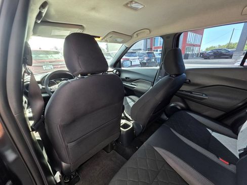 Used 2019 Nissan Kicks S FWD image 12