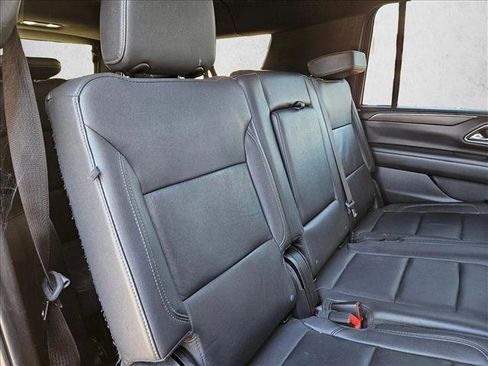 Used 2023 Chevrolet Suburban LT image 23