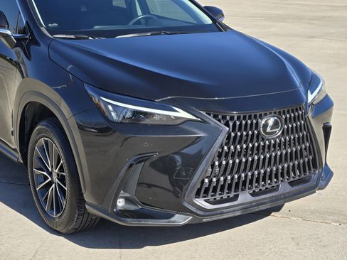 Certified 2023 Lexus NX 250 FWD w/ Premium Package image 10