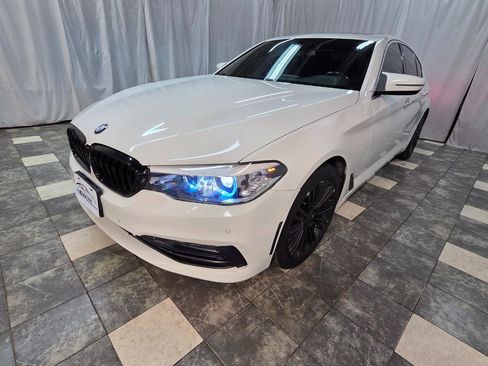Used 2018 BMW 530i xDrive AWD/4WD image 2