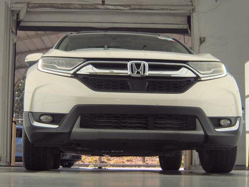 Used 2018 Honda CR-V Touring image 3