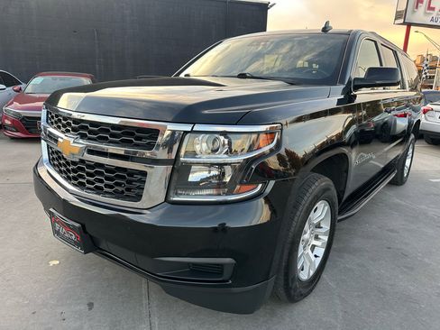 Used 2019 Chevrolet Suburban LT image 3