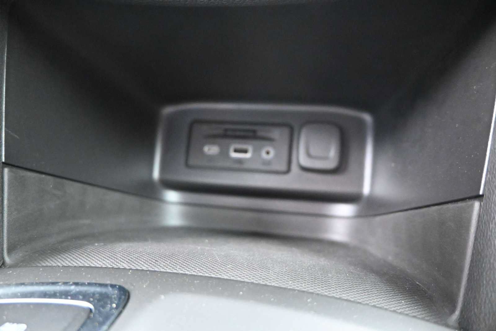 Used 2019 Chevrolet Equinox LT w/ Sun & Navigation Package AWD/4WD image 22