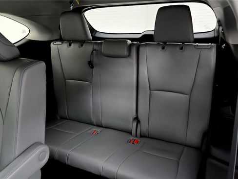 Used 2023 Toyota Highlander Limited image 34