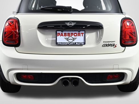 Used 2019 MINI Cooper S w/ Premium Package image 8