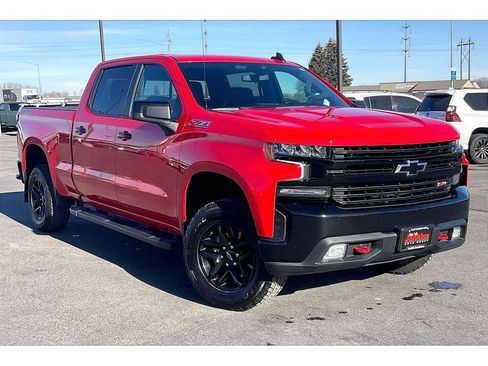 Used 2022 Chevrolet Silverado 1500 LT Trail Boss w/ Convenience Package II image 2