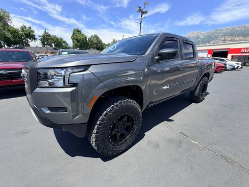 Used 2022 Nissan Frontier SV w/ Technology Package AWD/4WD image 7