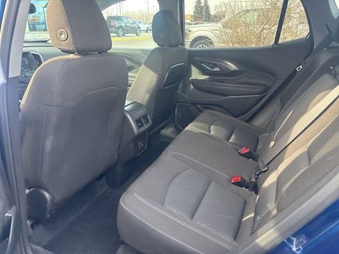 Used 2023 GMC Terrain SLE w/ Driver Convenience Package image 9