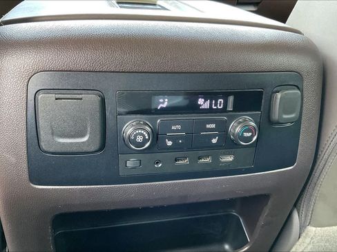 Used 2018 GMC Yukon Denali w/ Open Road Package RWD image 31