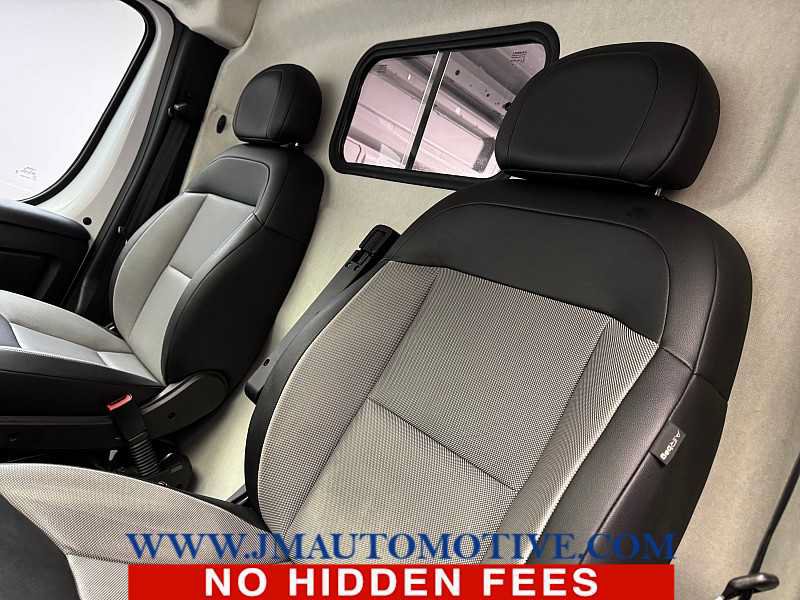 Used 2025 RAM ProMaster 2500 w/ Convenience Group FWD image 12