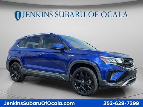 Used 2022 Volkswagen Taos SE w/ IQ.Drive SE Package FWD image 1