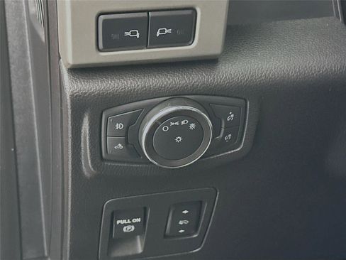 Used 2019 Ford F150 Lariat image 10