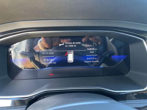 Used 2023 Volkswagen Jetta SE w/ Panoramic Sunroof Package image 9