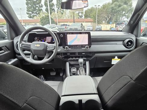 Used 2024 Chevrolet Colorado W/T w/ Technology Package image 26