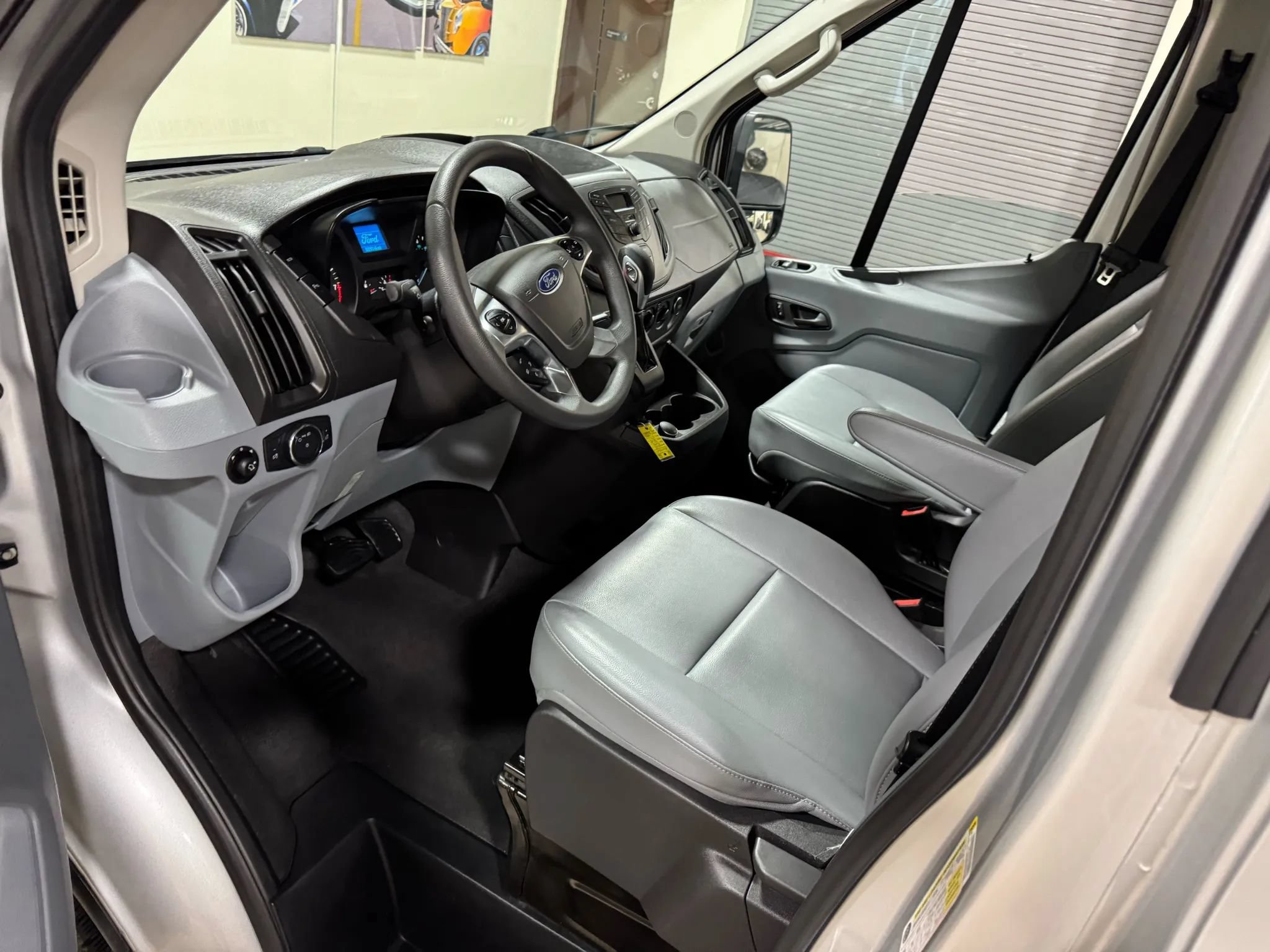 Used 2019 Ford Transit 250 148 Medium Roof RWD image 36