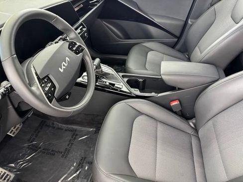 Certified 2025 Kia Niro EX Touring FWD image 21