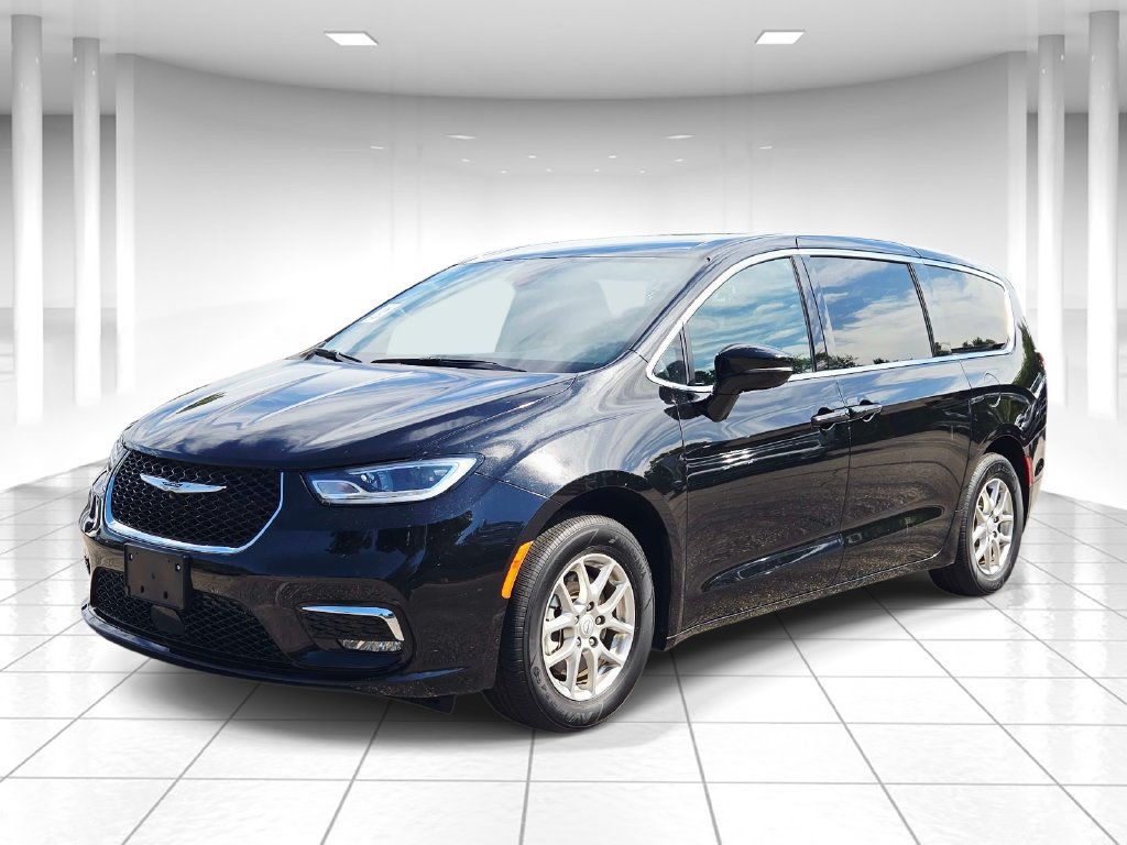 Used 2025 Chrysler Pacifica Select FWD image 7