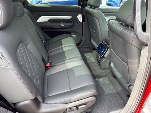 New 2024 VinFast VF 9 Plus image 15